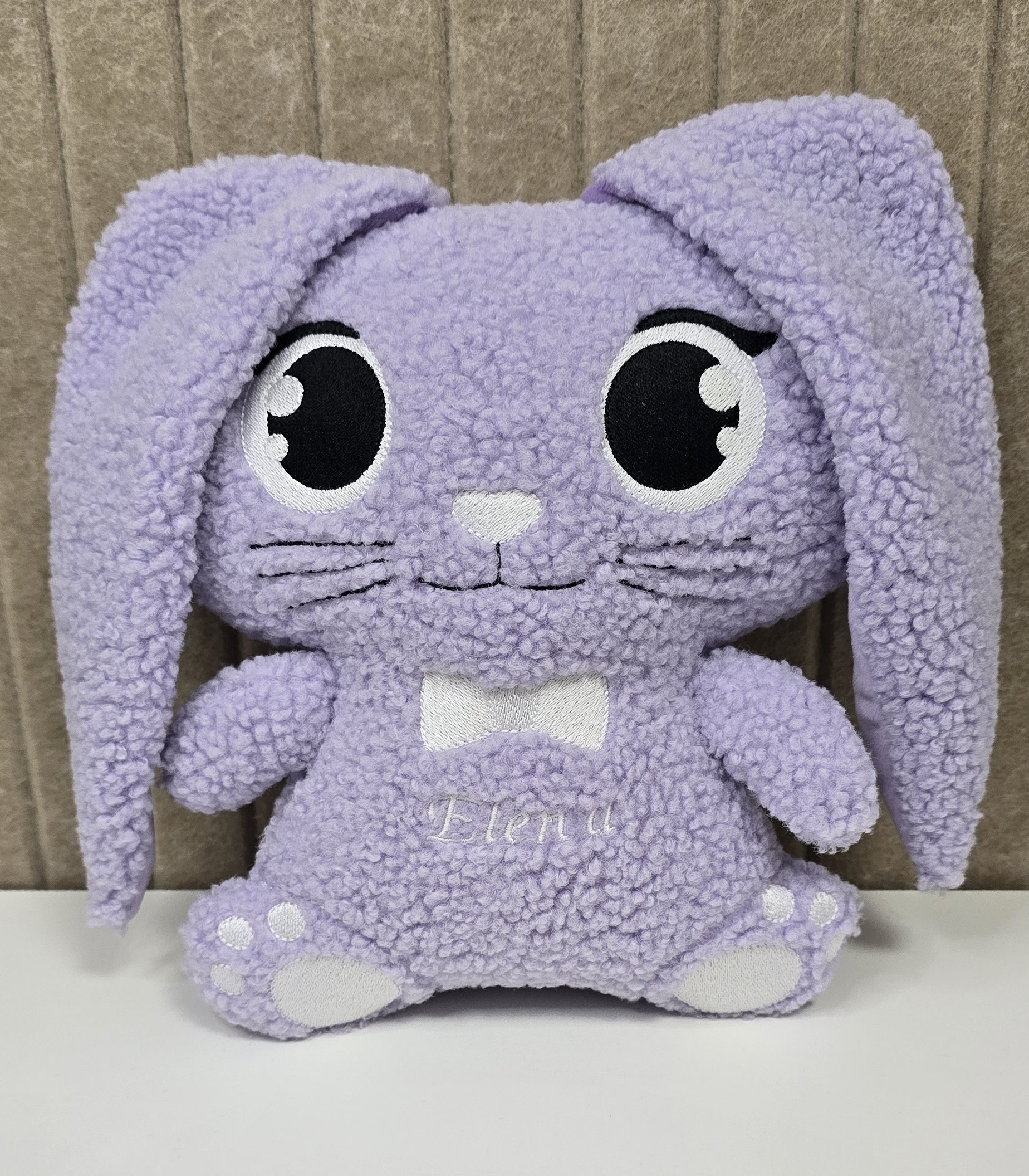 Alyvinis Teddy medžiagos kiškis su vaiko vardu