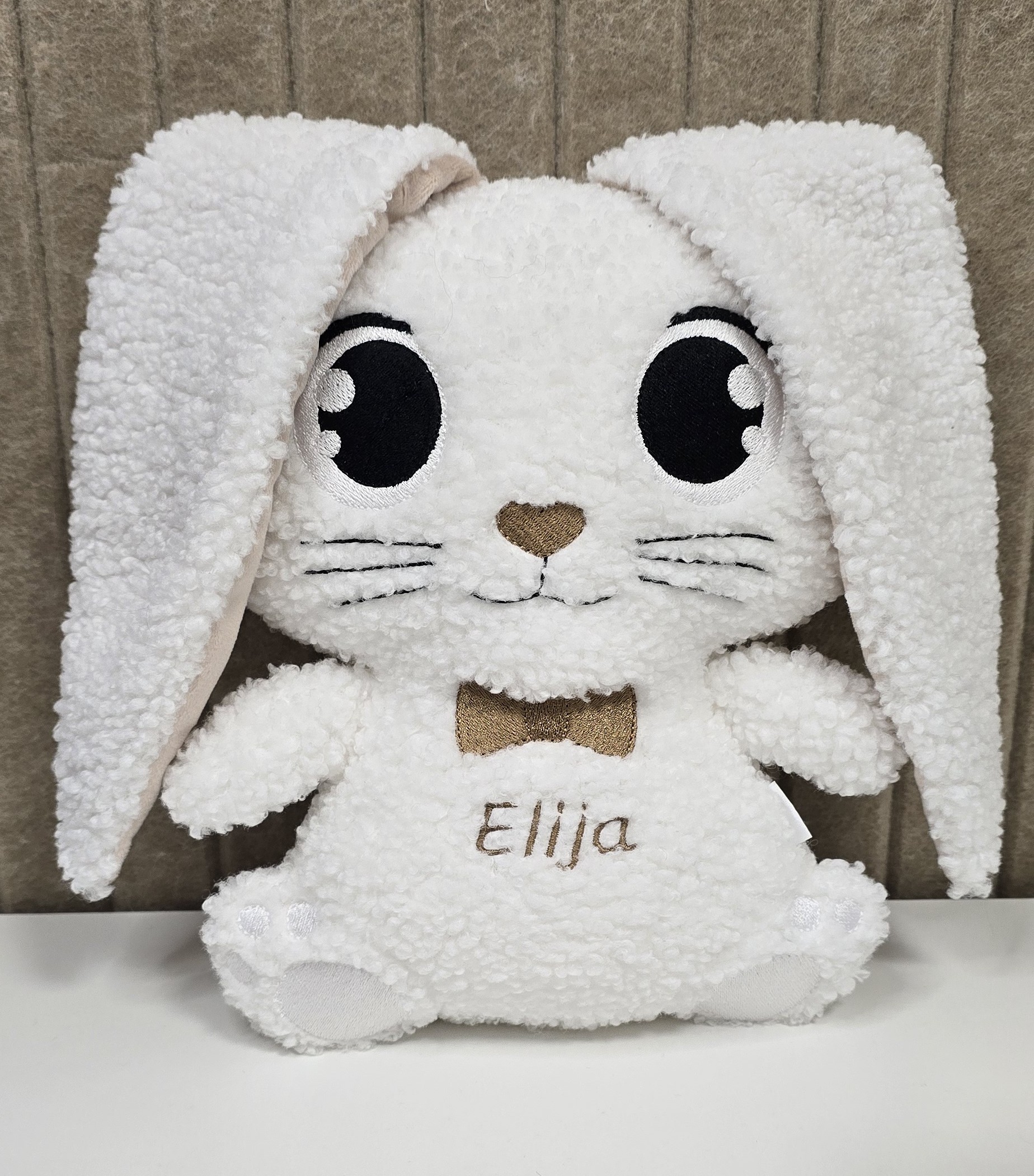 Baltas Teddy medžiagos kiškis su vaiko vardu