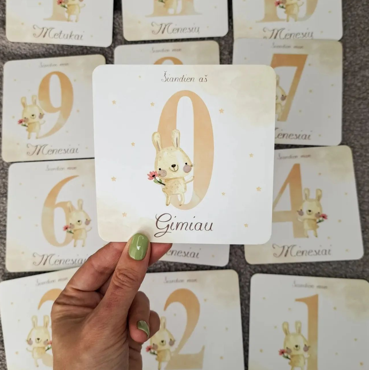 Lietuviškos mėnesių kortelės